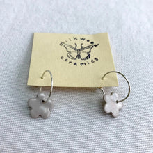 Load image into Gallery viewer, Daisy Earrings
